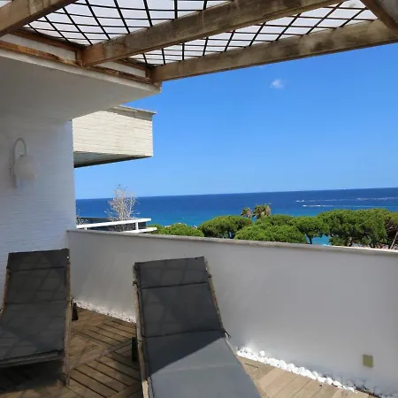 Atico Con Gran Terraza En Primera Lina De Mar Apartament