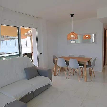 Apartament Atico Con Gran Terraza En Primera Lina De Mar