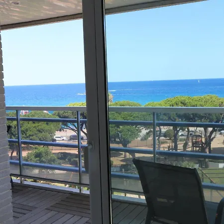 Atico Con Gran Terraza En Primera Lina De Mar *